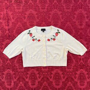 Retro Chic by Torrid Cottagecore Strawberry Cropped Cardigan Sweater Size 0